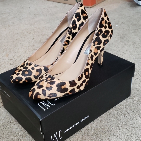 Shoes - Picture 2 of 5